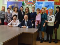 Накануне Дня матери женщин Управления спорта и туризма поздравил Олег Андрейчик