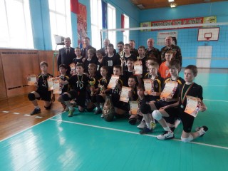 Кубок X Международного турнира по волейболу в Волковыске выиграла команда Минска.
