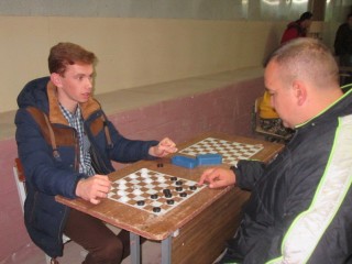 Трудовые коллективы Берестовицкого района сыграли в шашки
