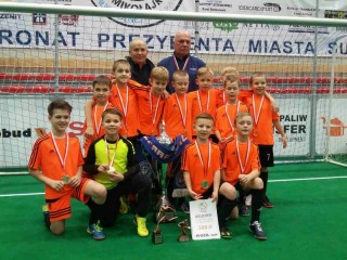 Гродненская команда мальчиков 2008 года рождения выиграла в Польше Кубок международного турнира по футболу