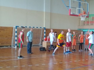 Соревнования по баскетболу 3 х 3 среди юношей 2003-2004 гг.р.  принимали в Слониме