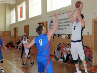 В Гродно состоялся четвертый тур чемпионата Гродненской области по баскетболу среди мужских команд