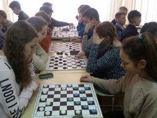 Центр творчества детей и молодежи готовит в Гродно лучших спортсменов по шашкам