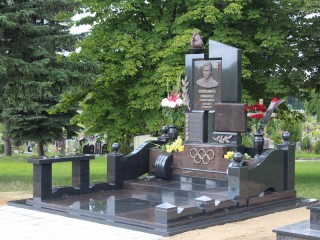 В Гродно открыт памятник двукратному олимпийскому чемпиону Александру Курловичу