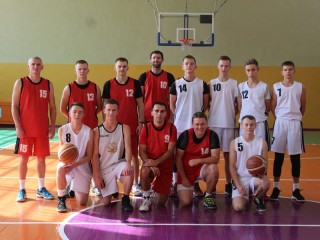 Команды «Ветераны» и «Молодежь» сошли в Мостах на первенстве по баскетболу