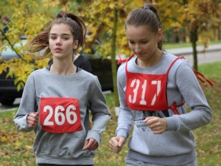 В Коложском парке в Гродно прошел городской легкоатлетический кросс учащихся средних школ, гимназий и лицеев