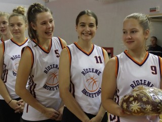 В Гродно разыгрываются награды VI Международного турнира по баскетболу памяти Александра Дубко