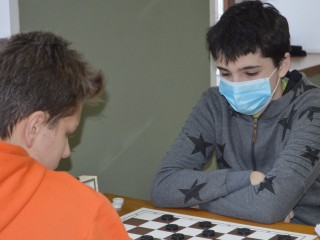 Завершилась борьба за титул сильнейшего шашиста Гродненской области среди юношей и девушек 2002 года рождения и моложе