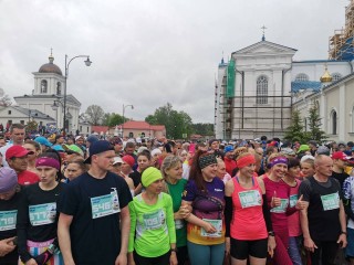 «Монастырский забег» в Жировичах собрал более 3,5 тысяч участников