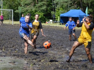 Женский болотный футбол в программе Праздника моря по эмоциям превзошел мужской