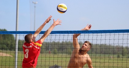 Чемпионатом Гродненской области среди мужских команд открылся пляжный сезон у волейболистов