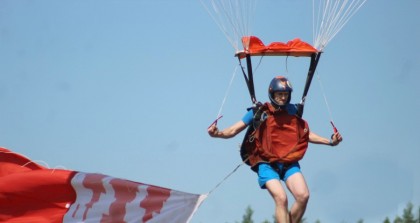 Прыжок с парашютом – это покорение новой вершины, ощущение полета и всплеск адреналина
