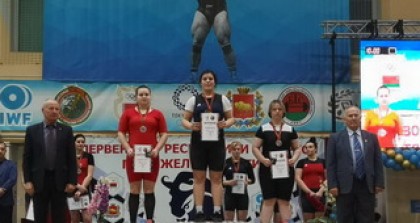В Гродно разыграны медали первенства Беларуси среди юниоров и юниорок по тяжелой атлетике