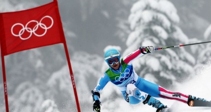 Международная федерация лыжного спорта и сноуборда (FIS) продлила санкции против белорусских лыжников, а также россиян.