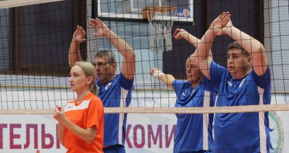 В спортивном зале Ледового дворца в Гродно началась борьба за медали XIV Спартакиады Гродненского облисполкома по волейболу